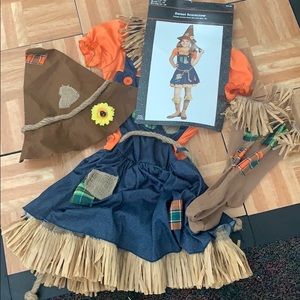 Sweet scarecrow costume!